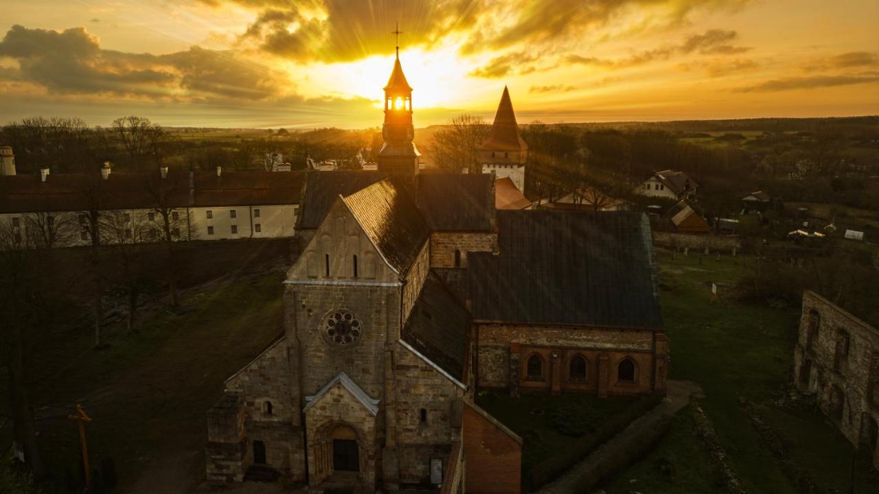 Hotel Podklasztorze Sulejów Exterior foto