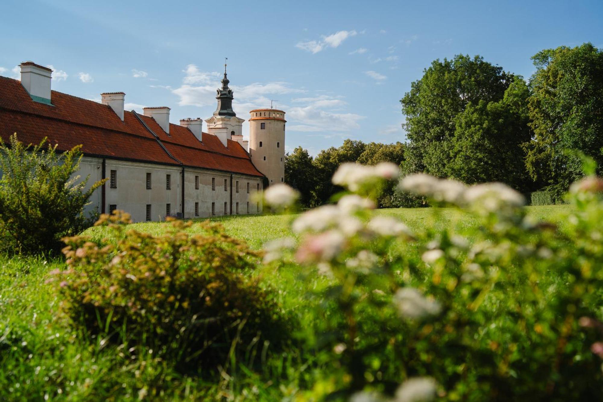 Hotel Podklasztorze Sulejów Exterior foto